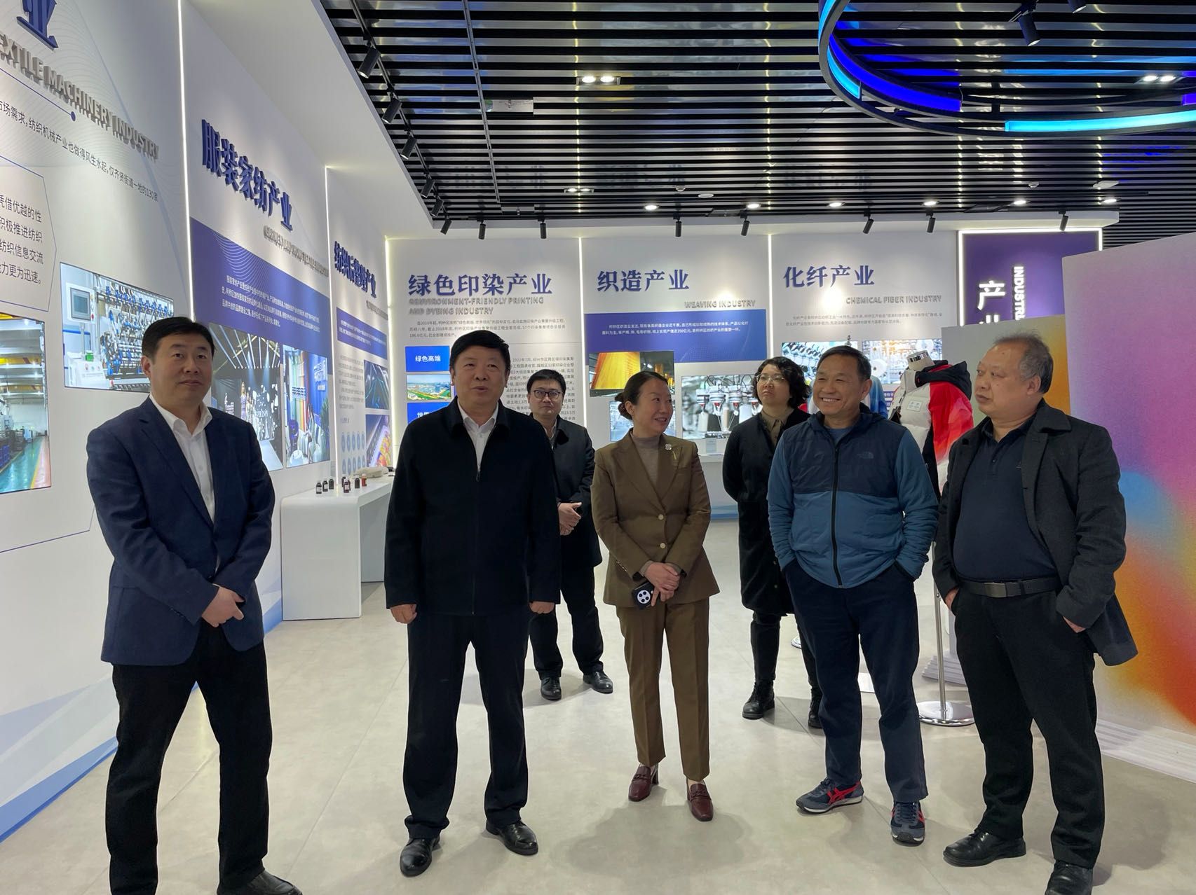 校长王海燕一行赴柯桥调研推进校地合作